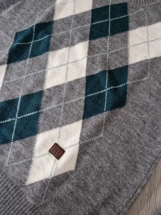 Jersey de rombos gris y blanco