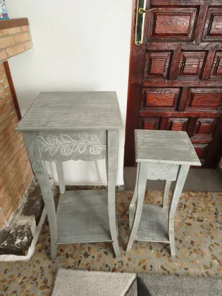 Mesas auxiliares de madera (2 unidades)