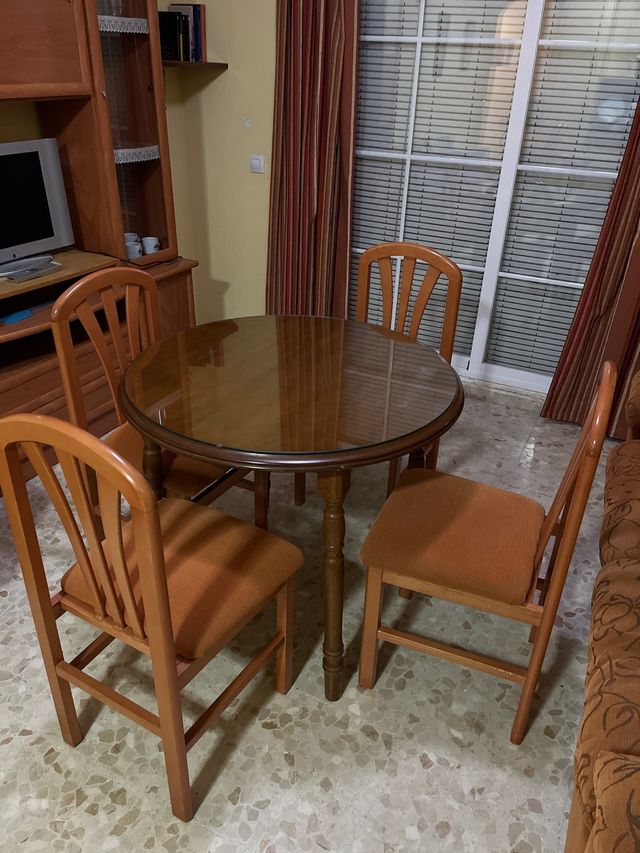 Mesa redonda comedor 90cm y cuatro sillas