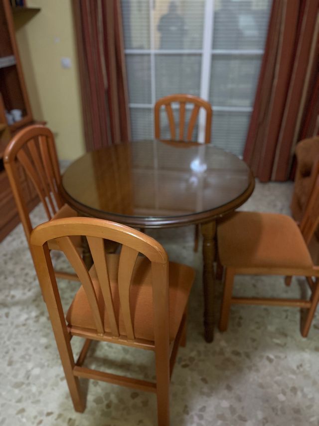 Mesa redonda comedor 90cm y cuatro sillas