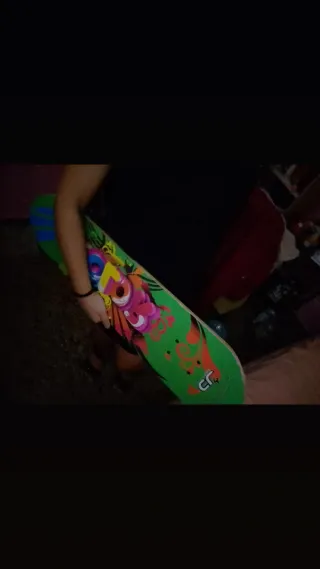 Skate de madera con diseño