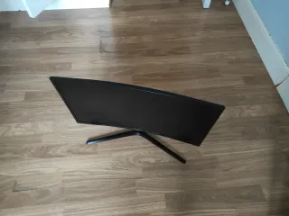 Pantalla Samsung Gaming 144Hz(precio negociable)