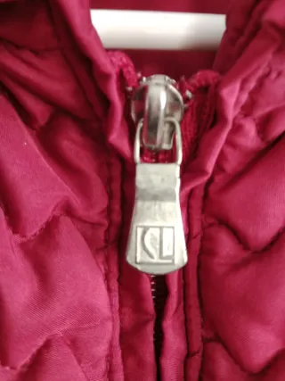 Abrigo acolchado Carole Little rojo. 2 puestas