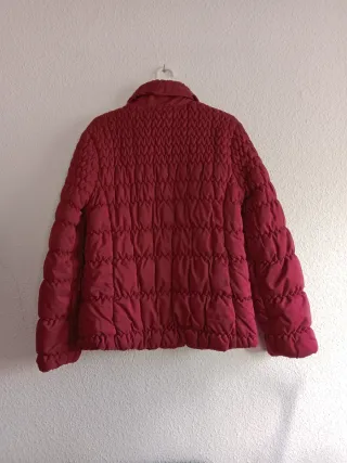 Abrigo acolchado Carole Little rojo. 2 puestas