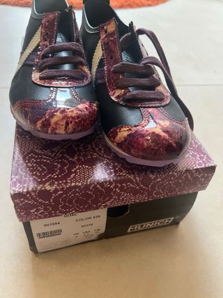 Zapatillas Munich 36 Negras y Moradas