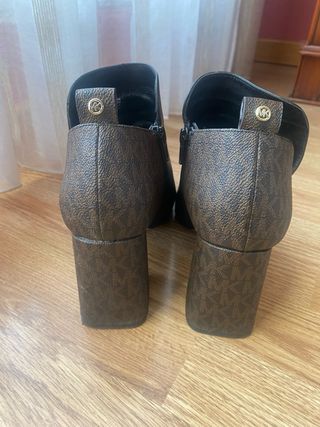 Botines Michael Kors Marrones y Negros
