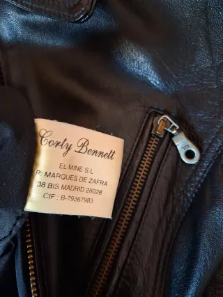 Chaqueta de piel negra