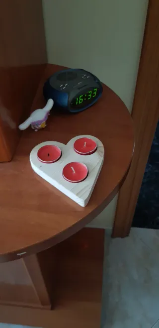 Portacandele a Forma di Cuore in Legno