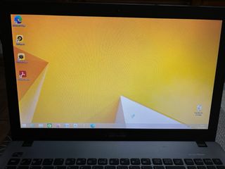 Portátil Asus F550C Plata