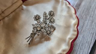 Vintage Spilla Bouquet con Cristalli Brillanti