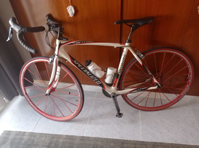 Bicicleta Specialized Tarmac Carbono.