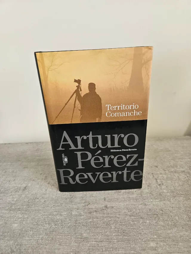 Biblioteca Pérez- Reverte.