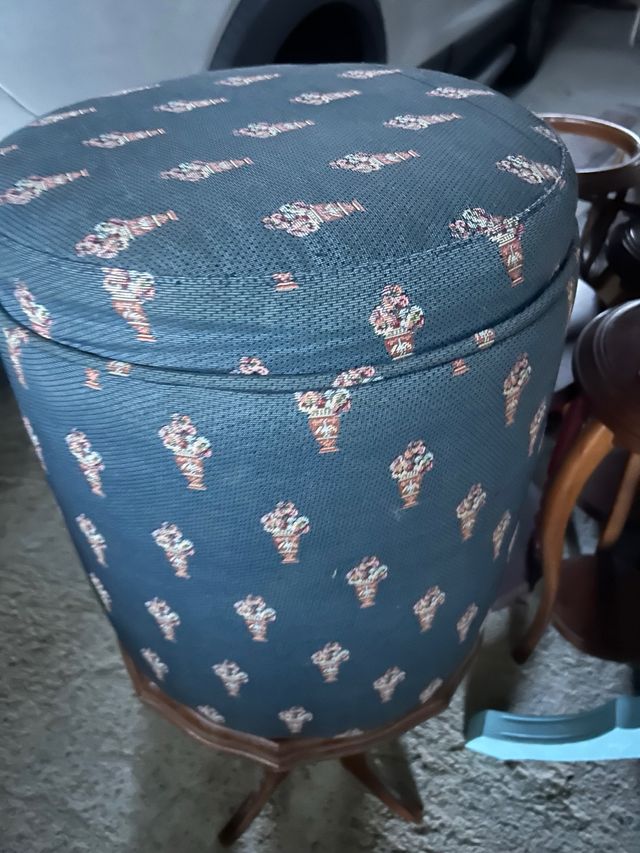 Puff tapizado floral