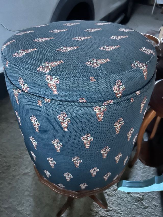 Puff tapizado floral