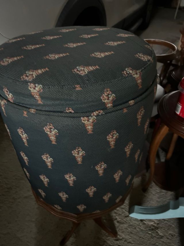 Puff tapizado floral