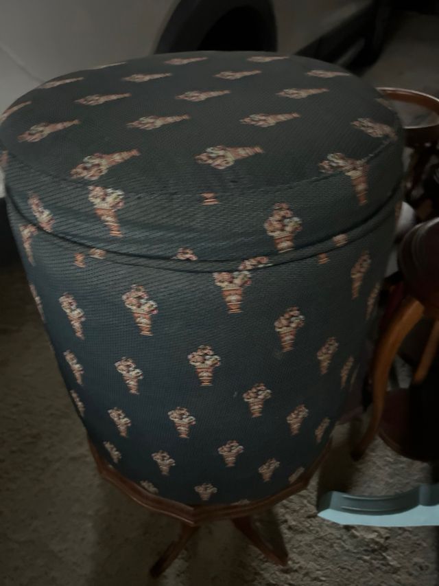 Puff tapizado floral