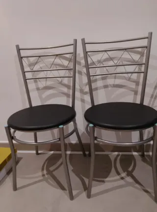 Tavolo in cristallo con 4 sedie