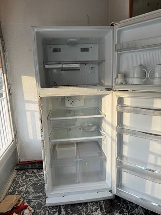 Nevera blanca