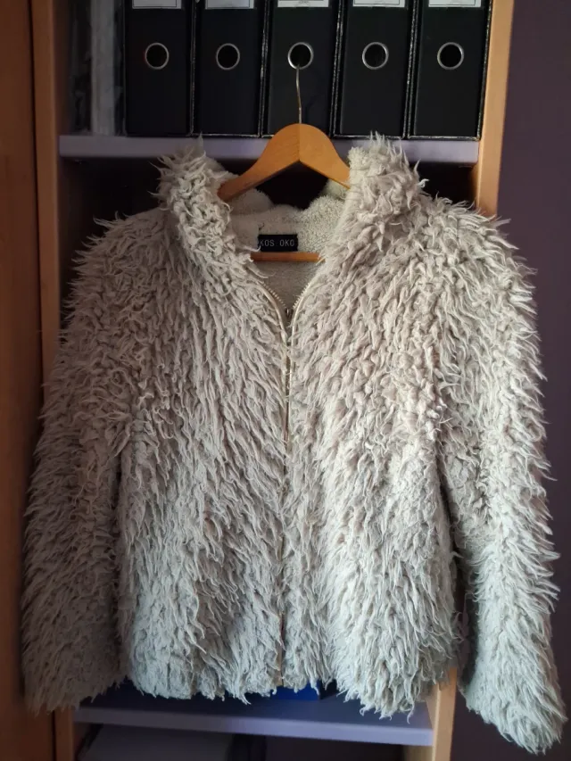 Cazadora pelo beige