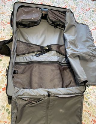 Portattajes con ruedas TUMI 37X26X53 3o litros