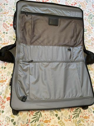 Portattajes con ruedas TUMI 37X26X53 3o litros