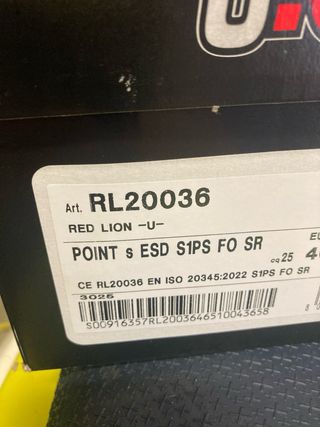 Zapatos de seguridad U-Power talla 45.