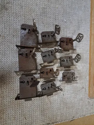 Lote 10 cerraduras antiguas