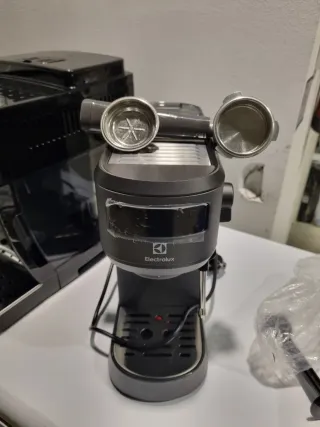 Cafetera Electrolux E6EC1-6BST