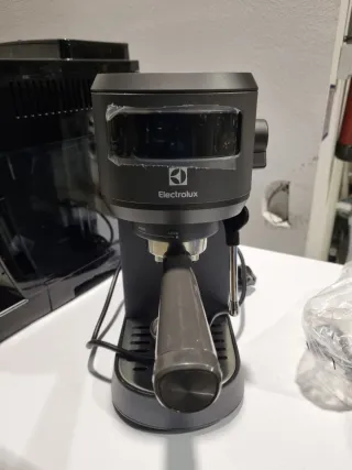 Cafetera Electrolux E6EC1-6BST