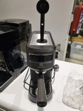 Cafetera Electrolux E6EC1-6BST