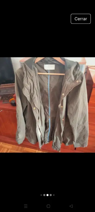 Parka verde desmontable con capucha