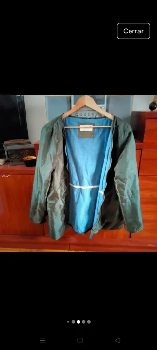 Parka verde desmontable con capucha