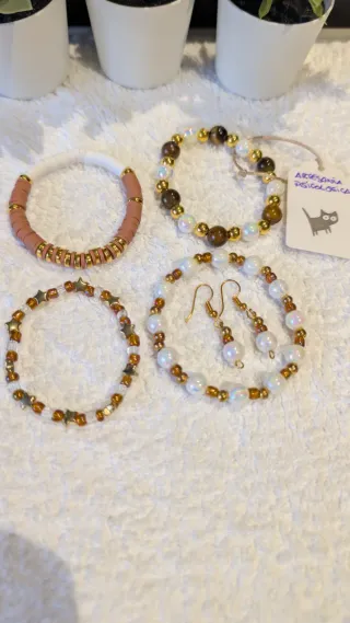 Pack 4 Pulseras Boho Chic + Pendientes