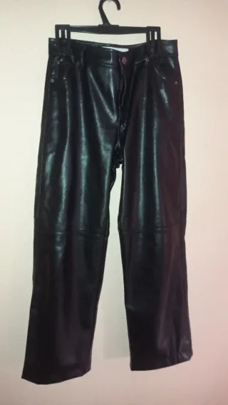 Pantalón polipiel pata ancha negro