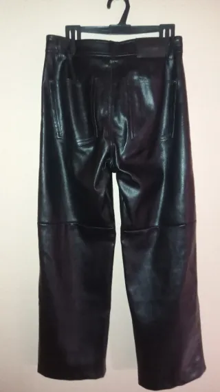 Pantalón polipiel pata ancha negro