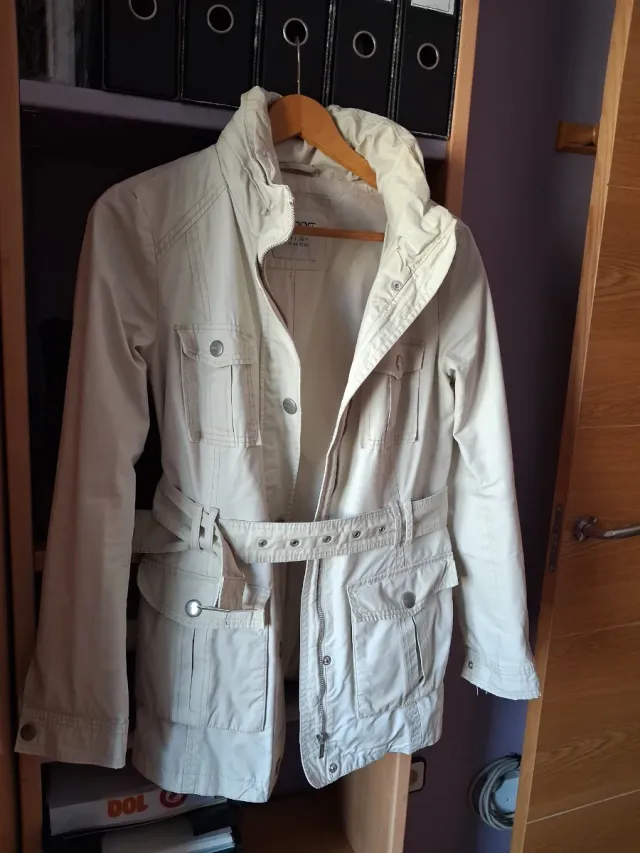 Chubasquero Carrera Beige Talla M