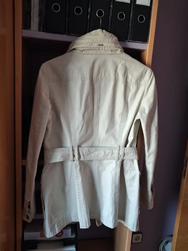 Chubasquero Carrera Beige Talla M