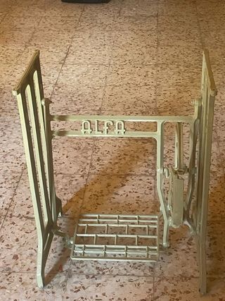 Base Máquina Coser ALFA Metal Beige
