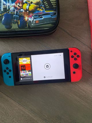 Nintendo Switch Azul/Rojo Como Nueva