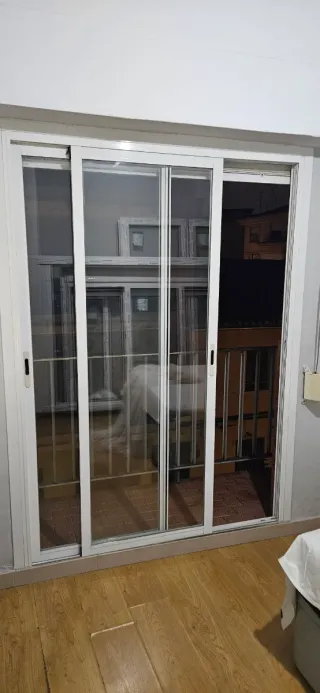 Ventana corredera aluminio blanca