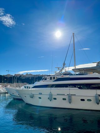 Barco de Lujo en Puerto