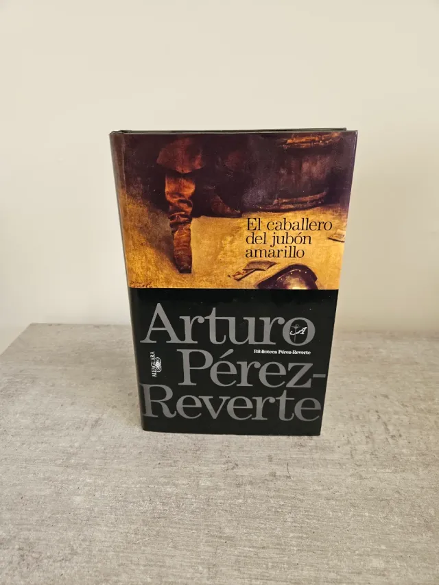 Biblioteca Pérez- Reverte.