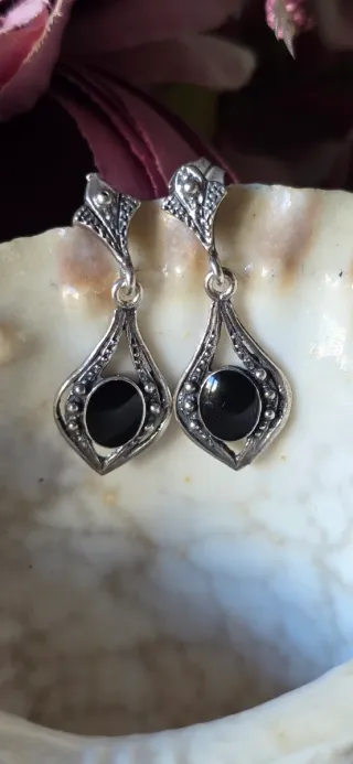 Pendientes de plata de ley antiguos