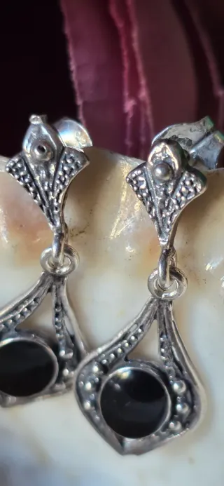 Pendientes de plata de ley antiguos