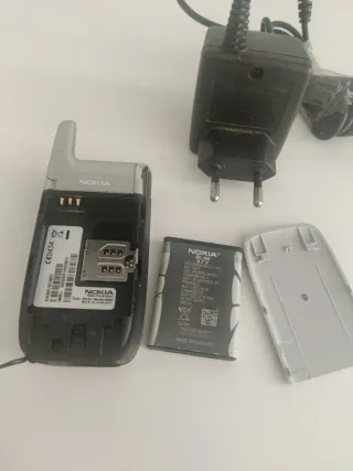 Teléfono Móvil Nokia 6060 Plata