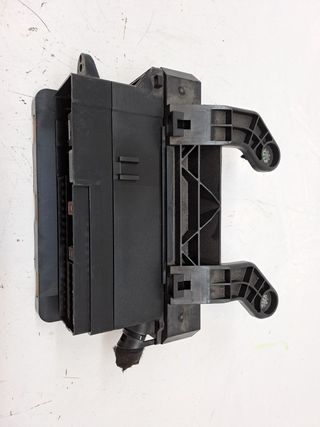 CAJA RELES / FUSIBLES VOLVO V40 (4)