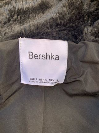Bershka Chaquetón Pelo Negro Corto Talla S