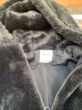 Bershka Chaquetón Pelo Negro Corto Talla S