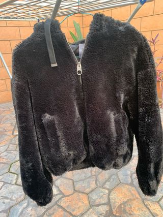 Bershka Chaquetón Pelo Negro Corto Talla S