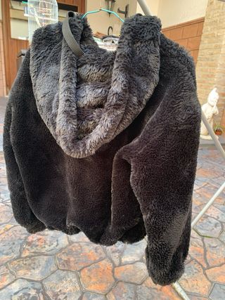 Bershka Chaquetón Pelo Negro Corto Talla S